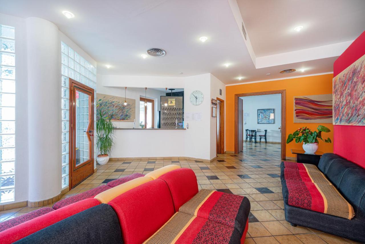 Hotel Marinaro Санта-Тереза-Галлура Екстер'єр фото