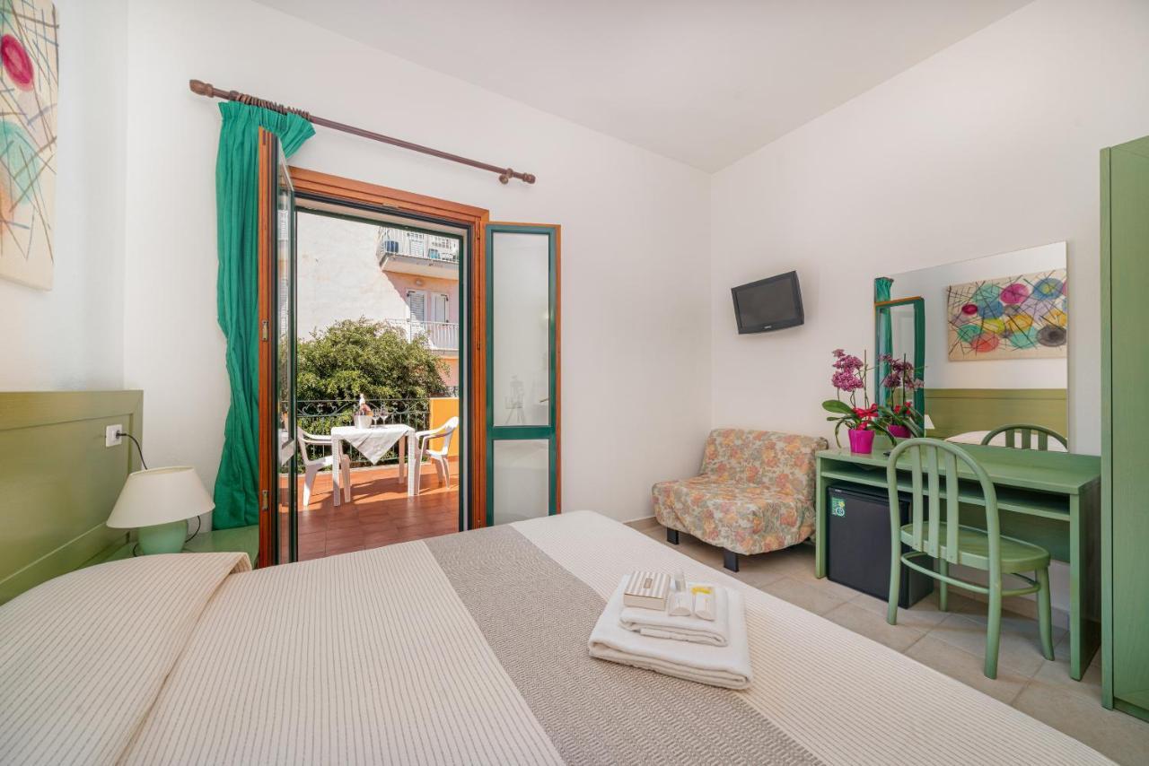 Hotel Marinaro Санта-Тереза-Галлура Екстер'єр фото