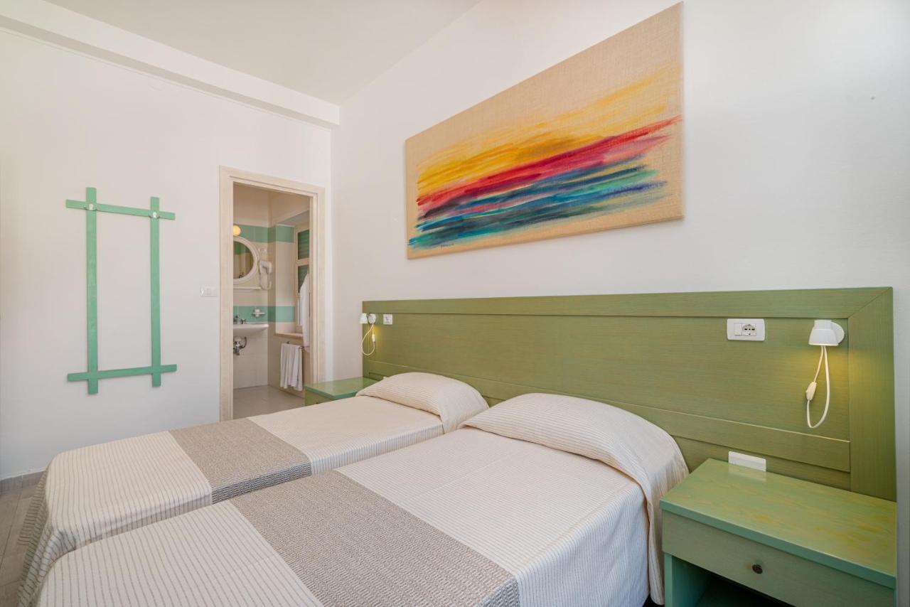 Hotel Marinaro Санта-Тереза-Галлура Екстер'єр фото