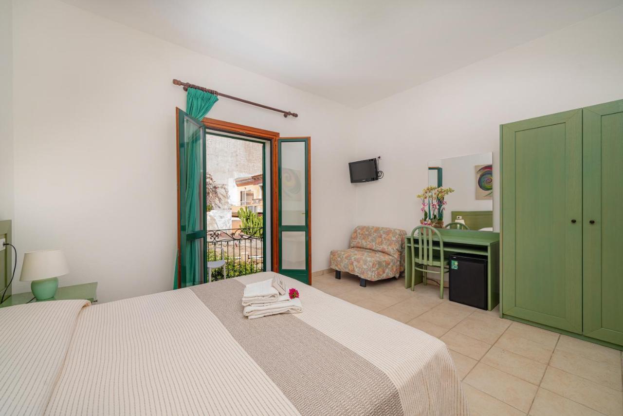 Hotel Marinaro Санта-Тереза-Галлура Екстер'єр фото